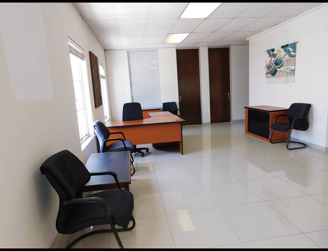 200M² OFFICE TO LET IN FERNDALE